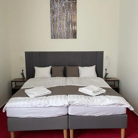 Bed & Breakfast Marot 3*